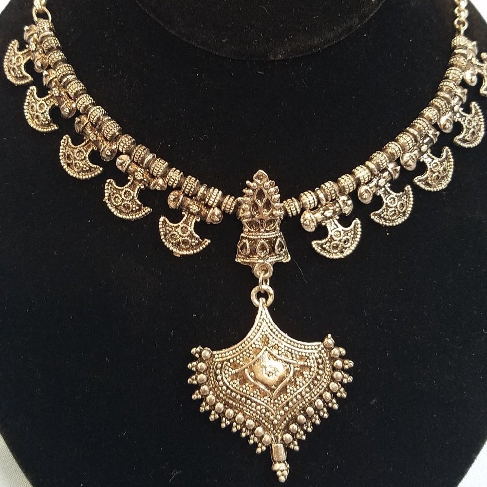 Bollywood Style Glamorous Necklace Metallic
